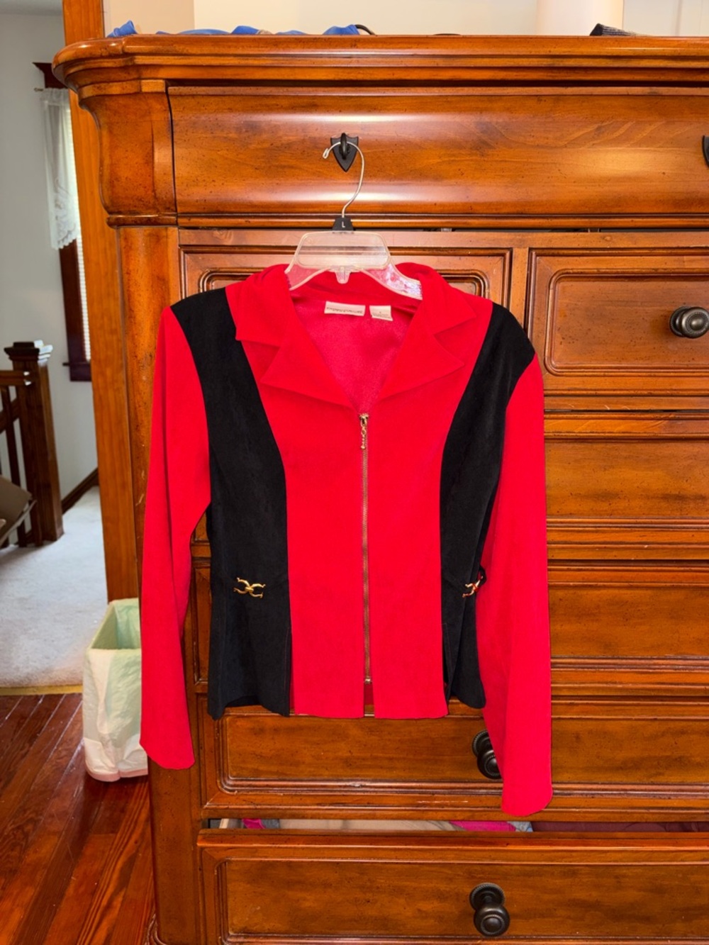 Fashion Bug Red & Black Fitted Zip Jacket Size 6 Y2K Colorblock